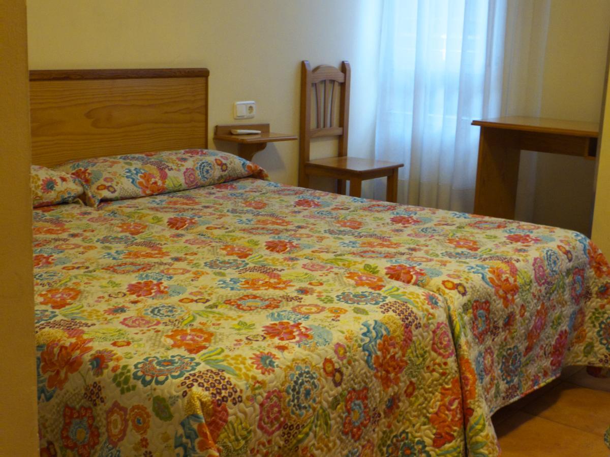 Hostal Orejas Leon Bagian luar foto